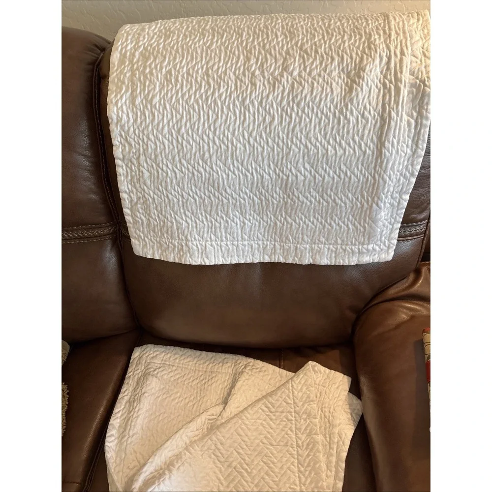 2 RARE‎ Ralph Lauren White Quilted Pillow bed Shams zip closure STANDARD size